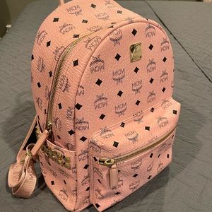 Authentic Visetos Medium Side Studs Stark
Backpack Pink